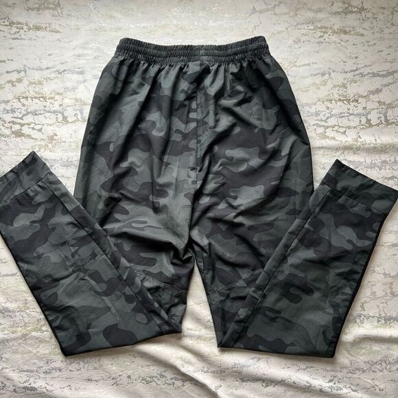 New Balance Camo Water resistant joggers - Picture 8 of 8